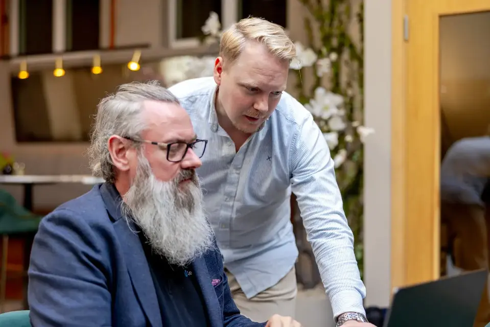 hvordan punktum settes på tastatur